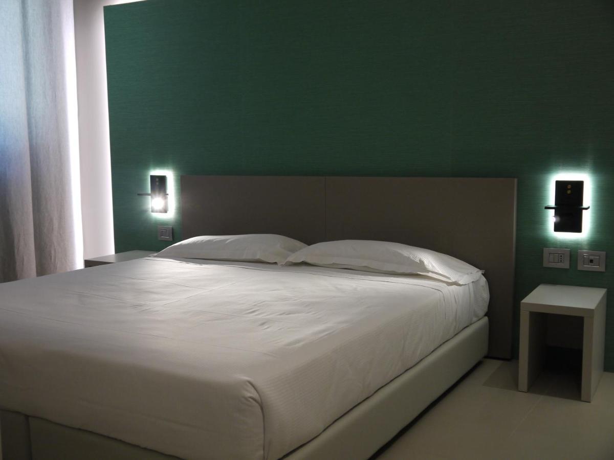 Rb Del Teatro&Apartaments Imola Bagian luar foto