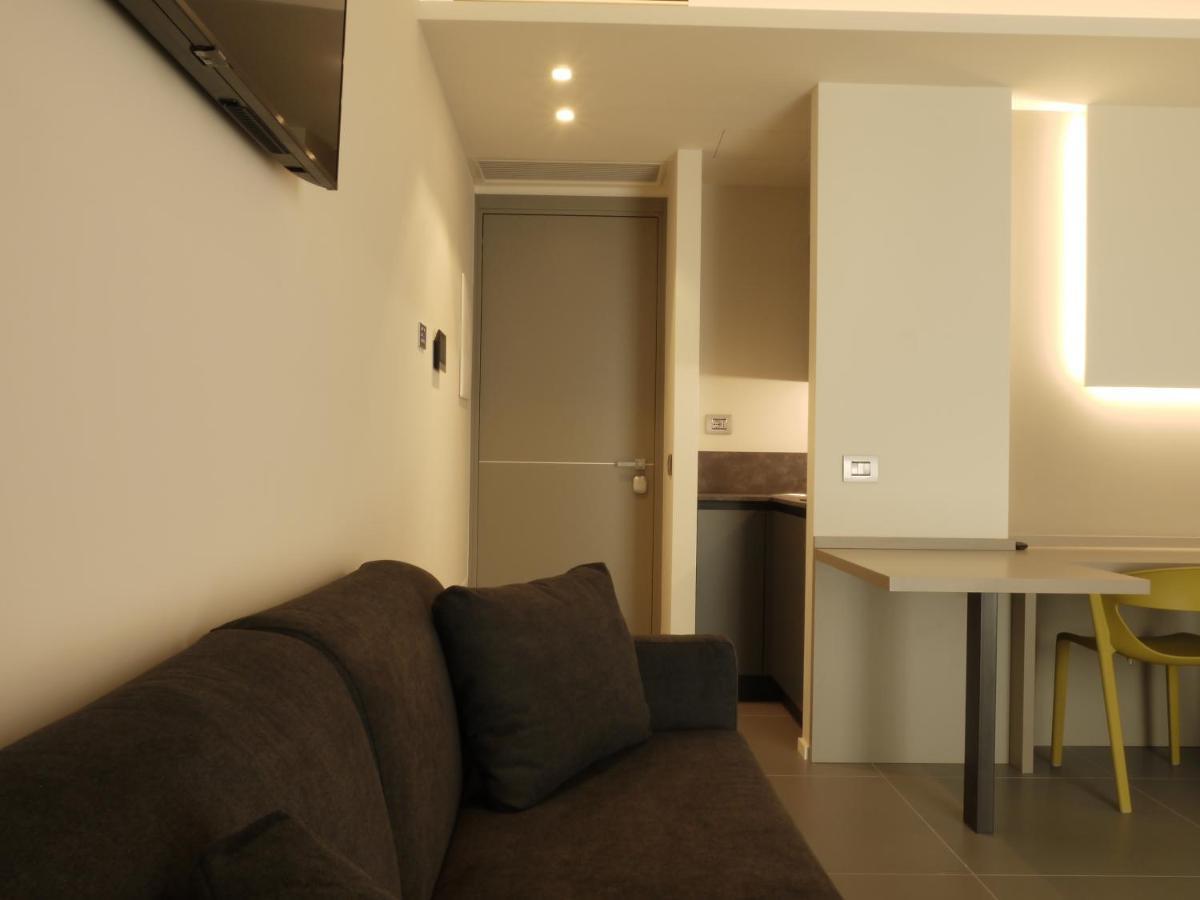 Rb Del Teatro&Apartaments Imola Bagian luar foto