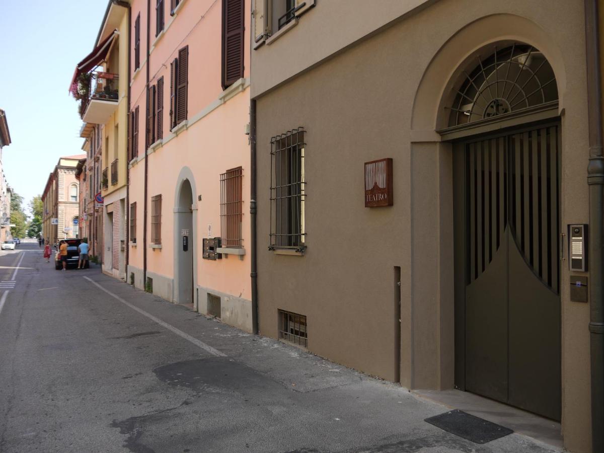 Rb Del Teatro&Apartaments Imola Bagian luar foto