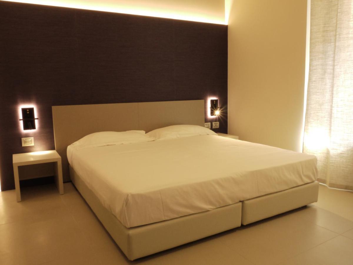 Rb Del Teatro&Apartaments Imola Bagian luar foto