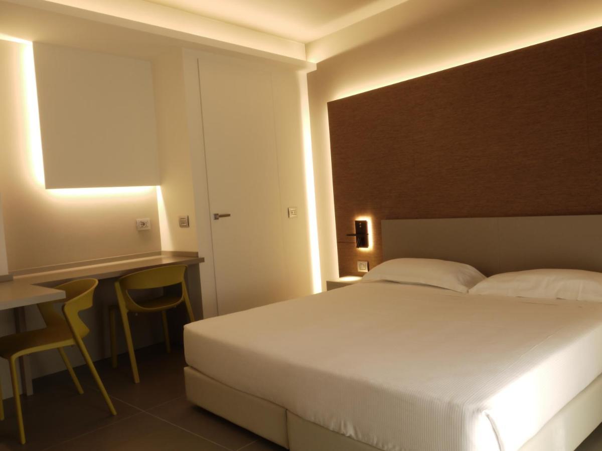 Rb Del Teatro&Apartaments Imola Bagian luar foto