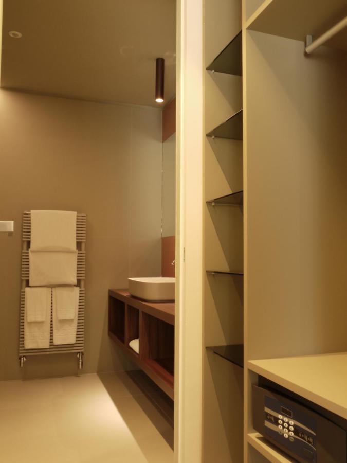 Rb Del Teatro&Apartaments Imola Bagian luar foto
