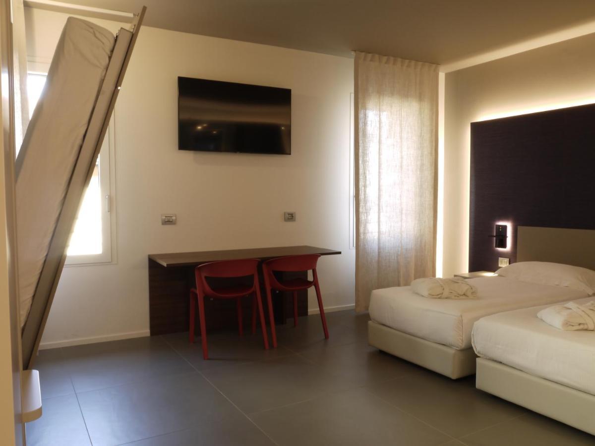 Rb Del Teatro&Apartaments Imola Bagian luar foto