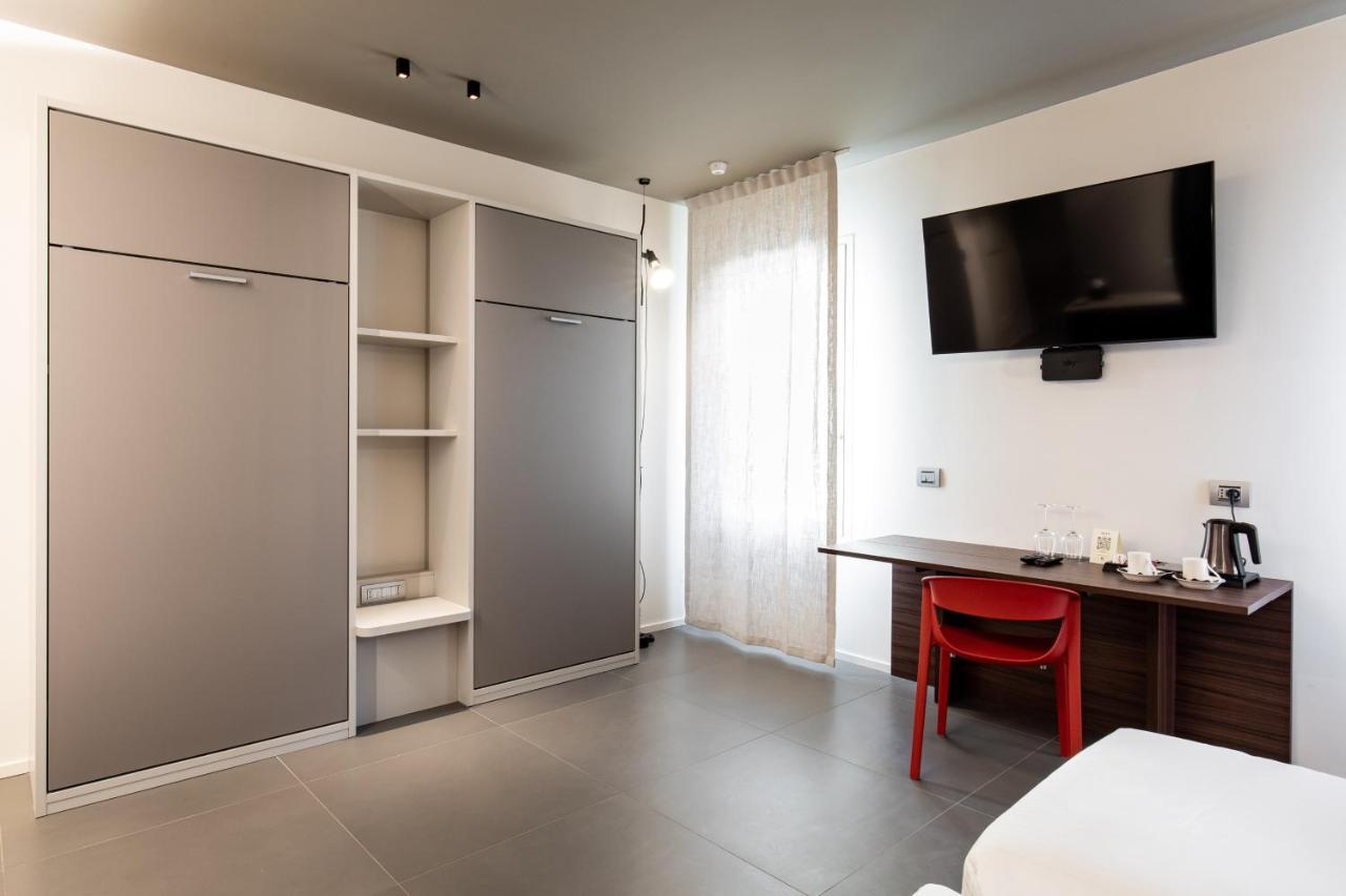 Rb Del Teatro&Apartaments Imola Bagian luar foto